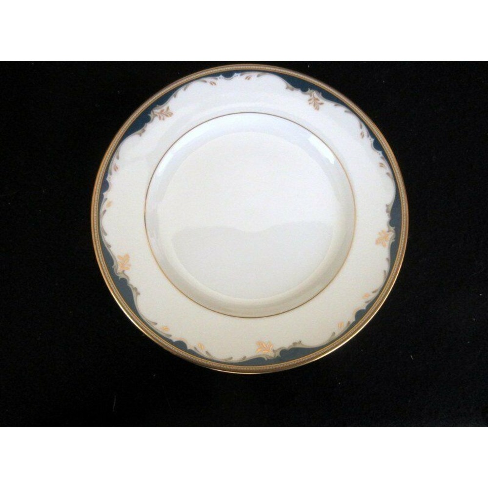 Mikasa Winston Blue LAN23 Salad Plate Blue Edge/Tan‎ Scrolls Squares
